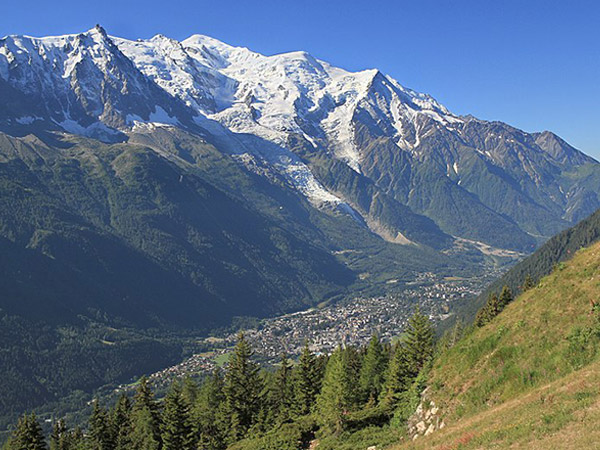 Vallée de Chamonix - Crédit photo : Ximonic, Simo Räsänen (Wikimedia Commons)