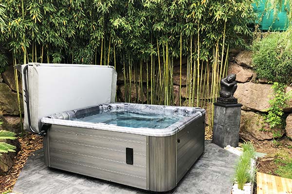 Spa en extérieur avec ambiance zen