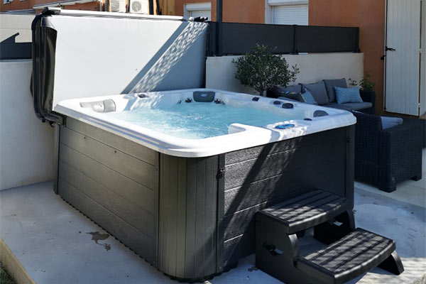 Un jacuzzi 5 places à Fos sur mer