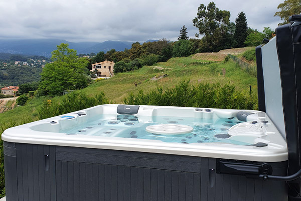 Spa à Cagnes sur Mer, modèle Pearl Island