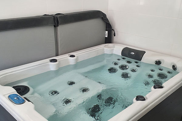 Votre jacuzzi d'intérieur à Saint-Mitre les Remparts