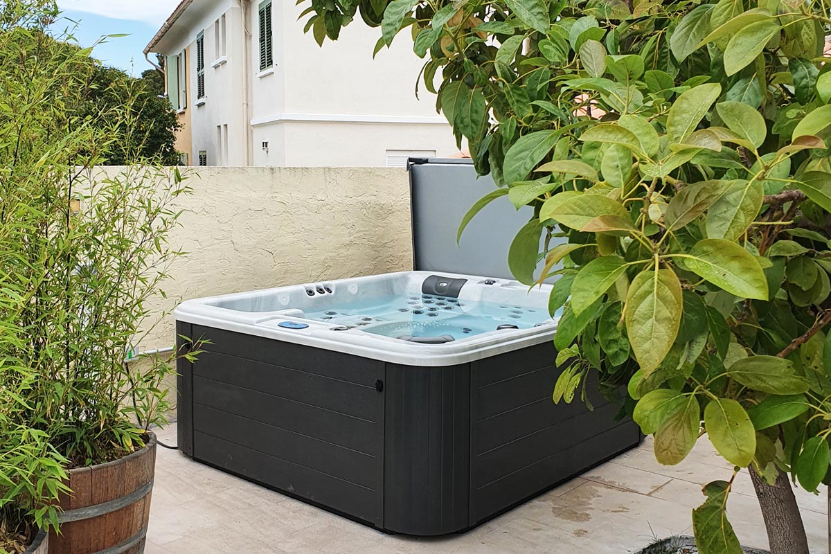 Un jacuzzi 5 places à Châteauneuf les Martigues