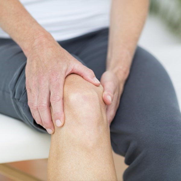 L'usage régulier du spa apaise différents maux et douleurs articulaires comme l'arthrite.
